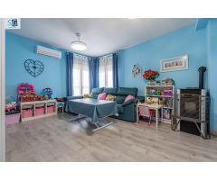 Precioso piso de 3 dormitorios, 2 baños, balcón y 2 plazas de garaje en Santa Fe