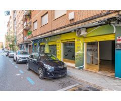 Amplio local junto Calle Alhamar