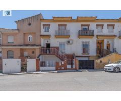 Preciosa casa de 3 dormitorios, 2 baños, aseo y patio de 70 m2 en Loma Linda (Ogíjares)
