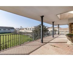 Casa con terreno y nave en Santa Fe