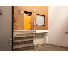 Casa exclusiva junto a Acera del Darro. Pleno centro de Granada. Seminueva y con ascensor propio