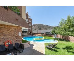 Precioso ático dúplex con 2 dormitorios, garaje y trastero en Granada.