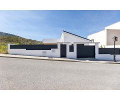 Villa de Diseño en Cañadas del Parque