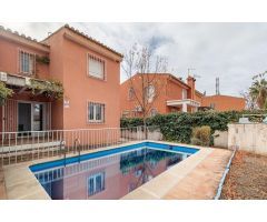 CASA CON PISCINA Y PARCELA EN JUN