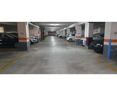 ES LLOGA PLAÇA DE PÀRQUING LA MARINA DE PORT  SE  ALQUILA PLAZA DE PARKING LA MARINA DE PORT