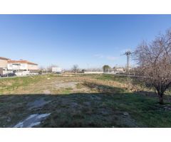 ¡Inversión Ideal: Solar de 2840 m² para 44 Viviendas!