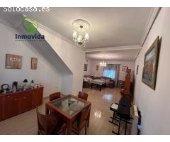 preciosa casa con piscina