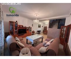 preciosa casa con piscina