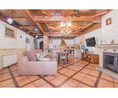 Chalet de Lujo con Encanto Andaluz en Alfacar. ¡Dos viviendas en una! Ideal para familias numerosas