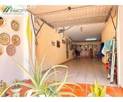 EXELENTE CASA ADOSADA EN CALLE ANDALUSIA VINAROS