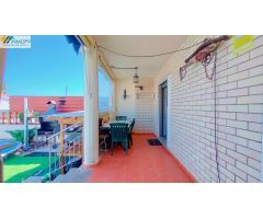 ADOSADO EN URBANIZACION CON GARAJE Y PISCINA PRIVADA! MUY LUMINOSO!