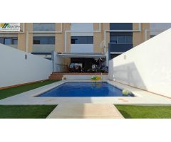 CHALET ADOSADO EN VENTA ZONA BOVERALS! PISCINA PROPIA GARAJE CERRADO!