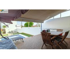 CHALET ADOSADO EN VENTA ZONA BOVERALS! PISCINA PROPIA GARAJE CERRADO!
