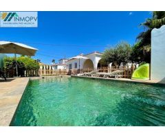 EN VENTA CHALET CONSTRUIDO EN UNA SOLA PLANTA EN COSTA NORTE! ZONA GARROFER!