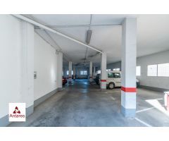 Local con 238m2 en centro de Guejar Sierra