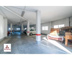 Local con 238m2 en centro de Guejar Sierra