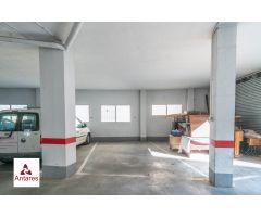 Local con 238m2 en centro de Guejar Sierra
