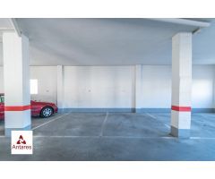 Local con 238m2 en centro de Guejar Sierra