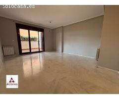 ARMILLA-JUNTO PARADA DE METRO. 3DORMITORIOS,2 BAÑOS, GARAJE,TRASTERO Y PISCINA.