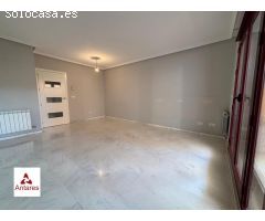 ARMILLA-JUNTO PARADA DE METRO. 3DORMITORIOS,2 BAÑOS, GARAJE,TRASTERO Y PISCINA.
