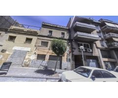 SOLAR EN VENTA DERRIBADO PARCIALMENTE