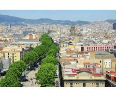Piso con encanto a reformar en el centro de Barcelona