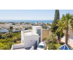 Villa de lujo con 3 dormitorios, vistas al mar y orientación sur