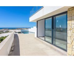 Villa de lujo con 3 dormitorios, vistas al mar y orientación sur