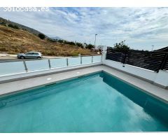 Villa de nueva construcción con 4 dormitorios en Nerja