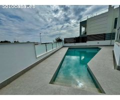 Villa de nueva construcción con 4 dormitorios en Nerja