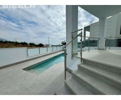 Villa de nueva construcción con 4 dormitorios en Nerja
