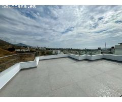 Villa de nueva construcción con 4 dormitorios en Nerja