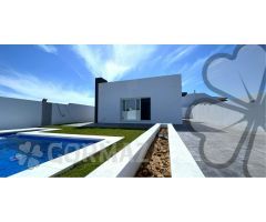 Chalet en Chiclana de la Frontera con piscina y jardín