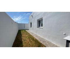 Chalet en Chiclana de la Frontera con piscina y jardín