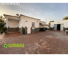 CHALET EN LA ZONA DE LAS PALOMAS, CHICLANA DE LA FRONTERA