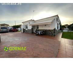 CHALET EN LA ZONA DE LAS PALOMAS, CHICLANA DE LA FRONTERA
