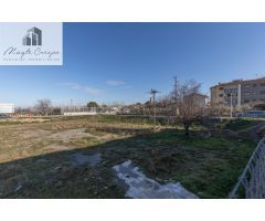 ¡Inversión Ideal: Solar de 2840 m² para 44 Viviendas!