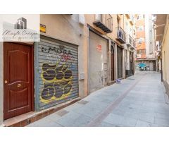 EDIFICIO EN REYES CATOLICOS
