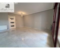 ARMILLA-JUNTO PARADA DE METRO. 3DORMITORIOS,2 BAÑOS, GARAJE,TRASTERO Y PISCINA.