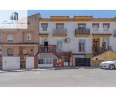 Preciosa casa de 3 dormitorios, 2 baños, aseo y patio de 70 m2 en Loma Linda (Ogíjares)