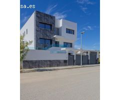 Ponemos a la Venta esta Espectacular casa en la Urbanización los Cortijos ( Atarfe )