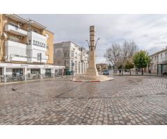 Precioso piso de 3 dormitorios, 2 baños, balcón y 2 plazas de garaje en Santa Fe