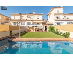 FANTÁSTICA CASA CON GRAN PATIO Y PISCINA EN ALBOLOTE