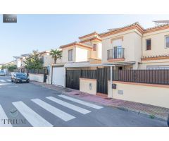 FANTÁSTICA CASA CON GRAN PATIO Y PISCINA EN ALBOLOTE