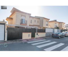 FANTÁSTICA CASA CON GRAN PATIO Y PISCINA EN ALBOLOTE