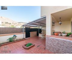 FANTÁSTICA CASA CON GRAN PATIO Y PISCINA EN ALBOLOTE