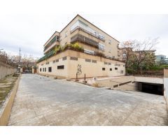 Amplia plaza de garaje en zona Alminares