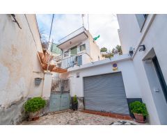 CASA CON CUEVAS Y TERRENO EN BARRANCO DEL ABOGADO