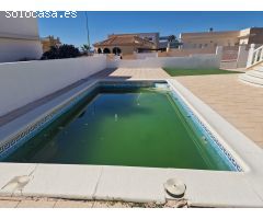 Magnífico chalet en Ciudad Quesada con piscina privada y parcela de 600 m2
