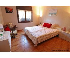 Casa con piscina en la urb. Roca de Malvet.